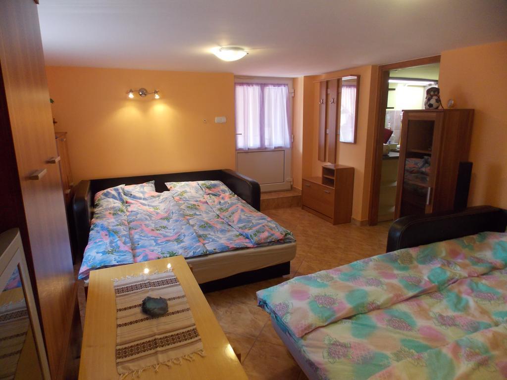 אגרסאלוק Szonja Apartman מראה חיצוני תמונה