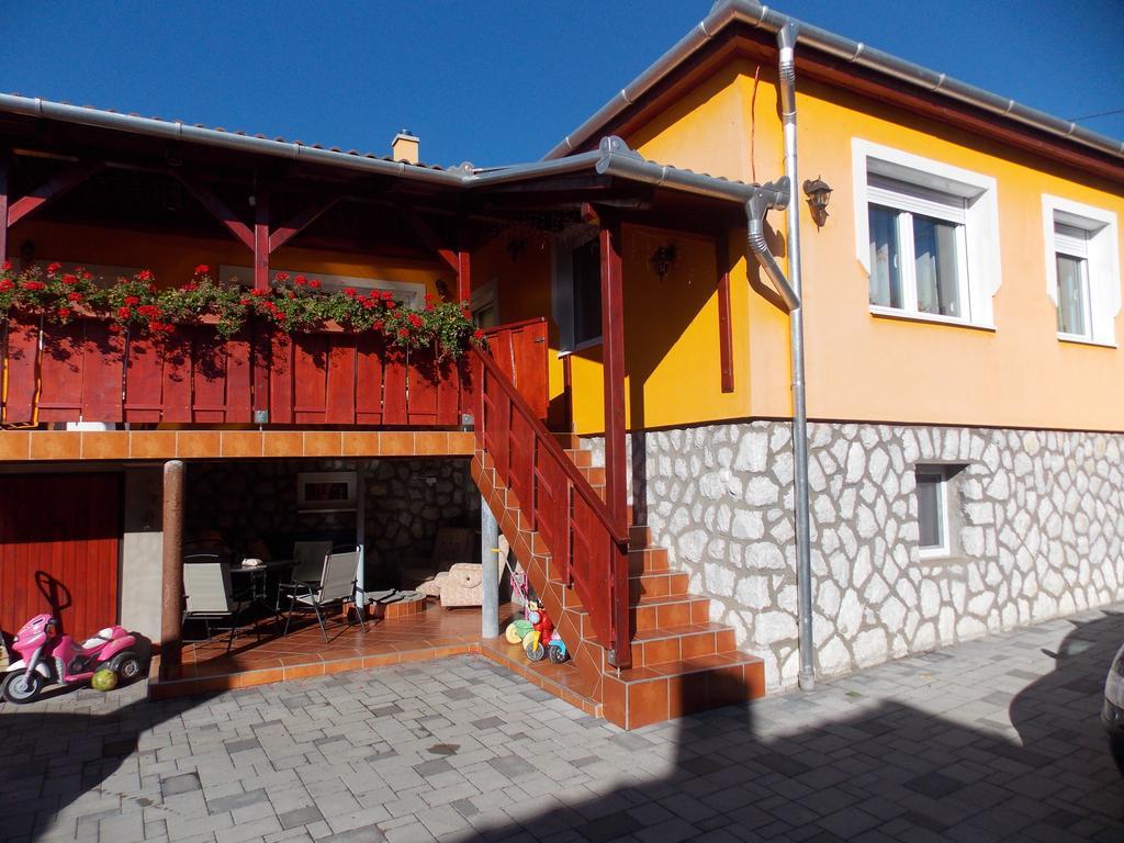אגרסאלוק Szonja Apartman מראה חיצוני תמונה